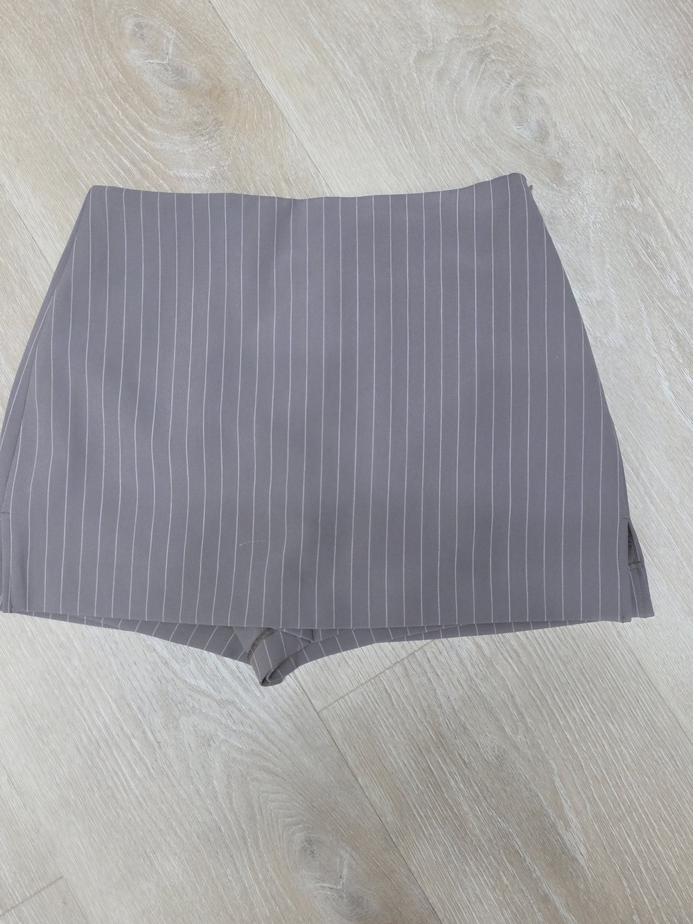 Express Taupe Pinstripe Skort